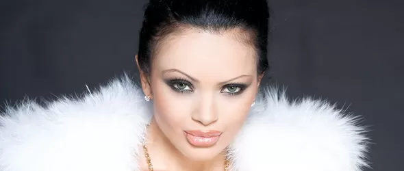 Двойни порции суши вталиха Мара Отварачката