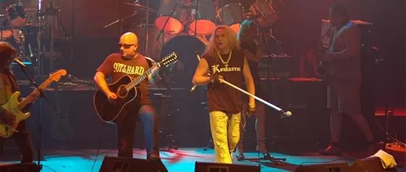 Нов китарист дърпа за Конкурент