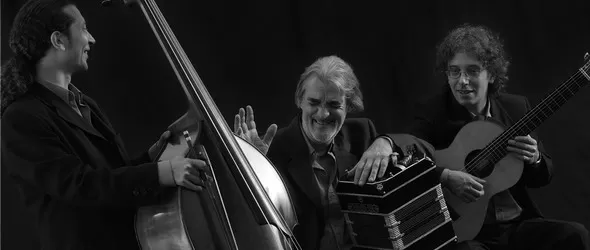 Преди концерта: Родолфо Медерос опъва бандонеона в Дома на киното