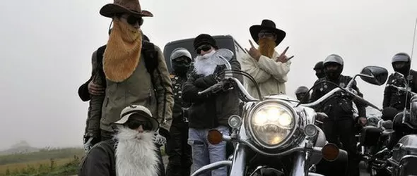 Моторджии ръмжаха преди Зи Зи Топ довечера