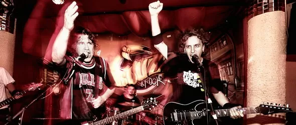 Честито! Новия албум на Фийлд отнасят: