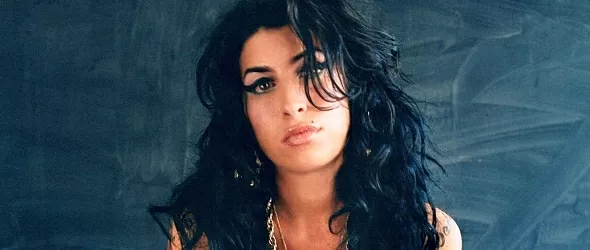 Ейми Уайнхаус ще си сложи силикон и отзад