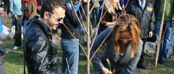 Вики Терзийска (Мастило) и Графа посадиха дръвчета