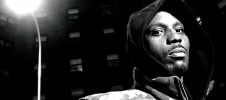 Осъдиха Ди Ем Екс заради кучешки дрешки