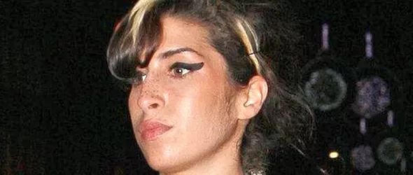 Ейми Уайнхаус припадна от изтощение