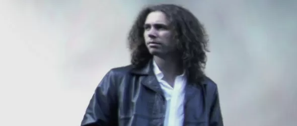 Пианистът на Епизод аут от групата