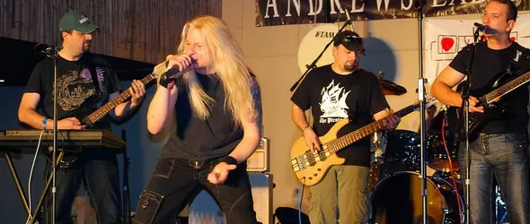 Fat White Chiefs представени от Васко Кръпката