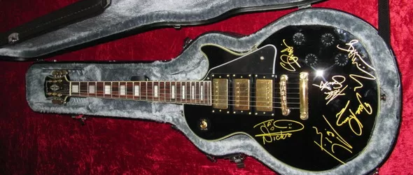 Вещи на Айрън Мейдън на търг