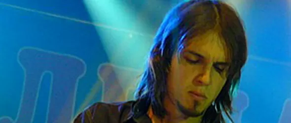 Конкурент останаха без китариста си!