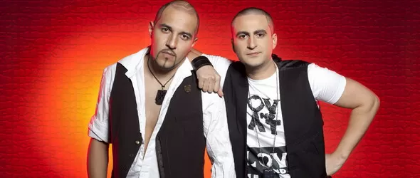 Главите на Румънеца и Енчев - билбордове