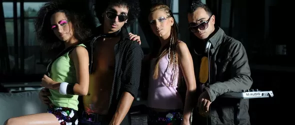 Нашите Планет Меджик Лайв делят сцена с Ар Кели