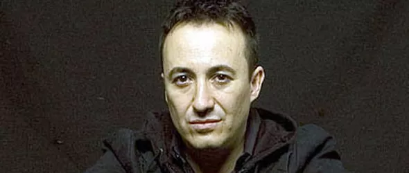 Испанската звезда Димас изгрява зад пулта в Ескейп