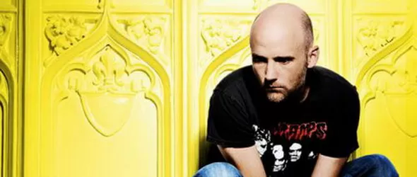 Моби мрази да свири в групи