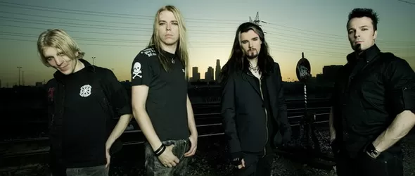 Апокалиптика връхлитат през април