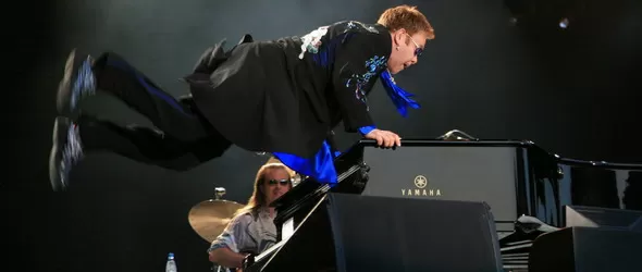 Елтън Джон пристига с именити музиканти за концерта в София