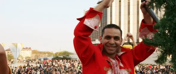 Камиони с латино танцьори щурмуват бул. Витоша в събота