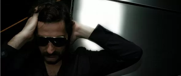 Давид Карета долива керосин на Аероплан у нас