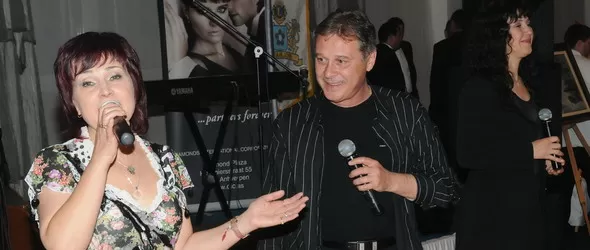 Тоника СВ и Джина Стоева събраха 13 700 лв. на бала на Lions Club