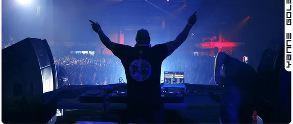 Карл Кокс пристига на 5 май!