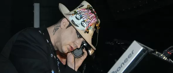 Бой Джордж в София. Свеж диско сладкиш посред нощ