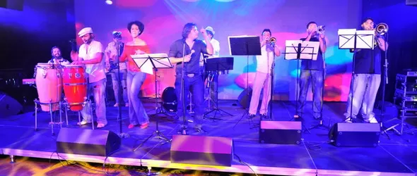 Поети с тромпети и други екстри в Soul In Da Hole