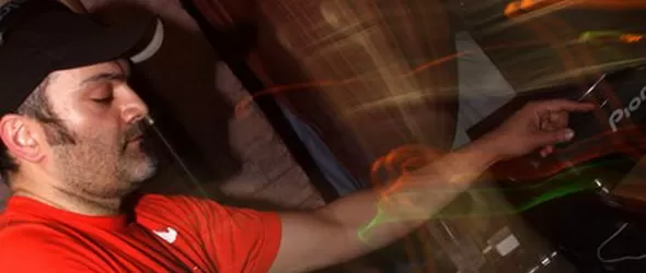 Топ диджеят Мази Намвар с двойно парти в клуб ID