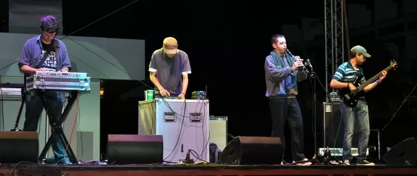In The Palace! Саундтракът на Балчик 2010. Епизод 1