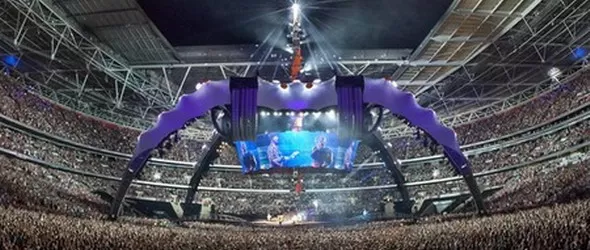 Боно на крака, U2 форсират 360°Tour