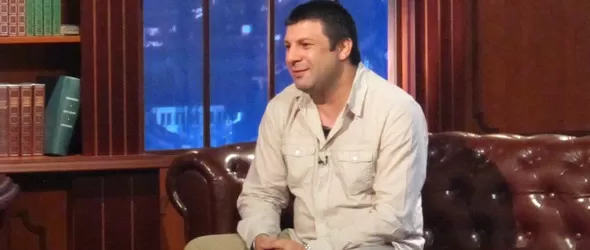 Тони Стораро гостува в На инат