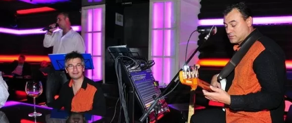 С Мръсни танци отваря пиано-бар Моджо