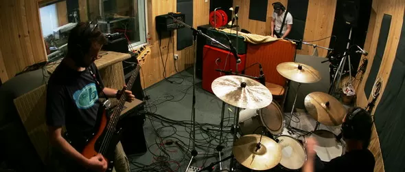 Пост рок и дарк с Мен Зироу в Аларма Пънк Джаз тази вечер