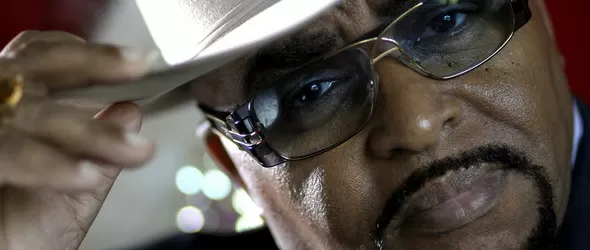 Почина Соломон Бърк