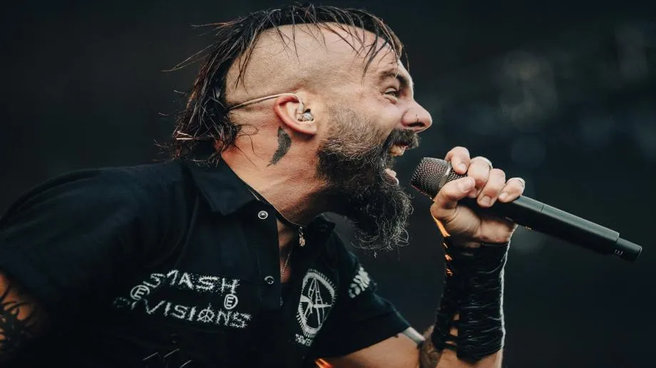 Jesse Leach (Killswitch Engage) и Angra с гръм и мълния по "Фрактура"