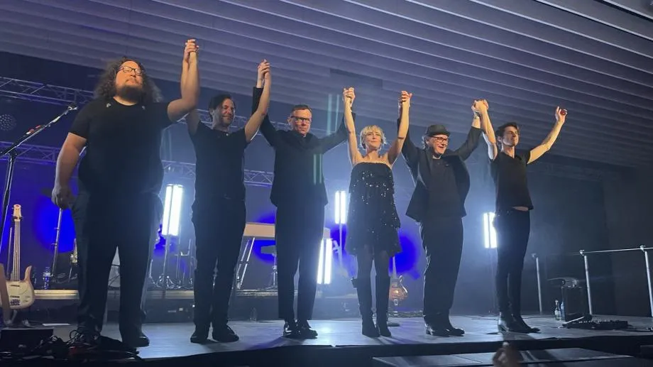 Hooverphonic в София. They did it again - едно влюбено цяло в зала 3 на НДК