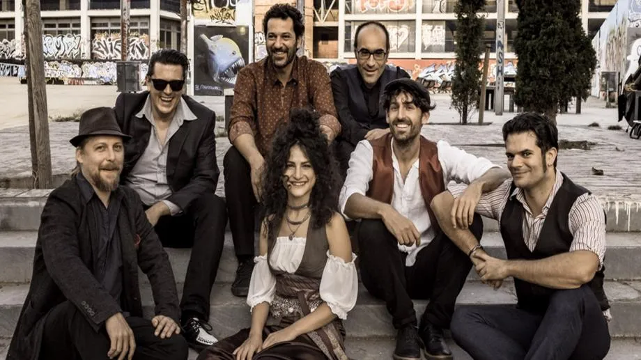 Огнената стихия Barcelona Gipsy Balkan Orchestra се завръща за поредния си взривяващ концерт в София