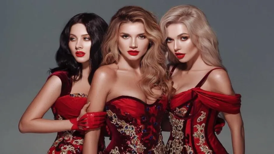 Честит рожден ден на Плешивото куче! Манекенките ВиаГра за welcome drink на входа. На 432 херца, така наречената божествена честота