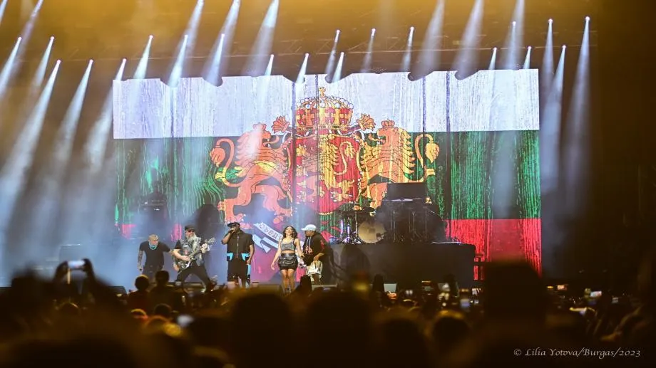 Black Eyed Peas предизвикаха фурор на Breeze Fest Burgas 2023 – поздравиха публиката на български език и развяха нашето знаме