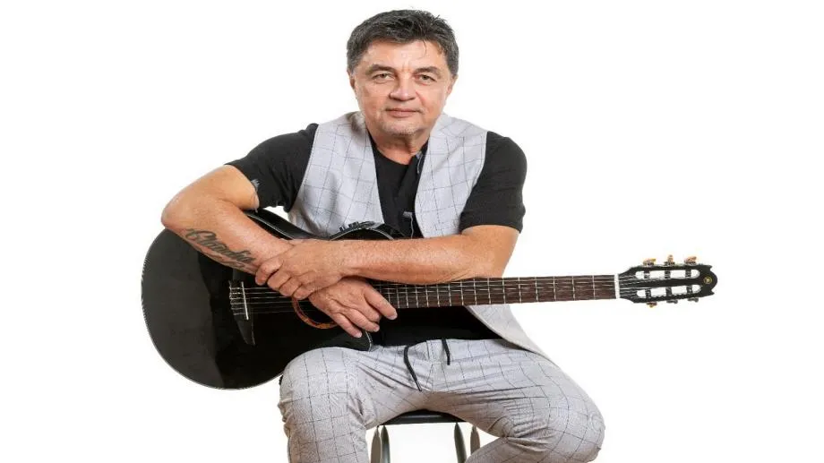Искрен Пецов на 60. Концерт и премиера на новата грамофонна плоча "Искрен Пецов, Латинопартизани, най-доброто"