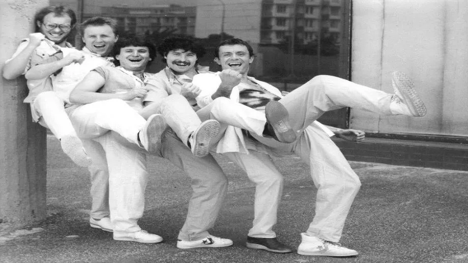 Чехословашката легенда Elan и немският ковач на рифове Fritz Puppel акценти в поредния епизод на "Плешивото куче". Още: Кирил Маричков, Blanka и Vesna