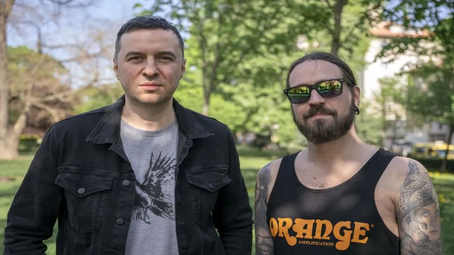 Mathias Lillmans (Finntroll) и Nile в едър план по "Фрактура"