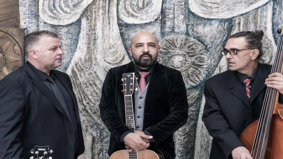 "По пътя на китарата" с триото на Ангел Демирев в Първо студио на БНР