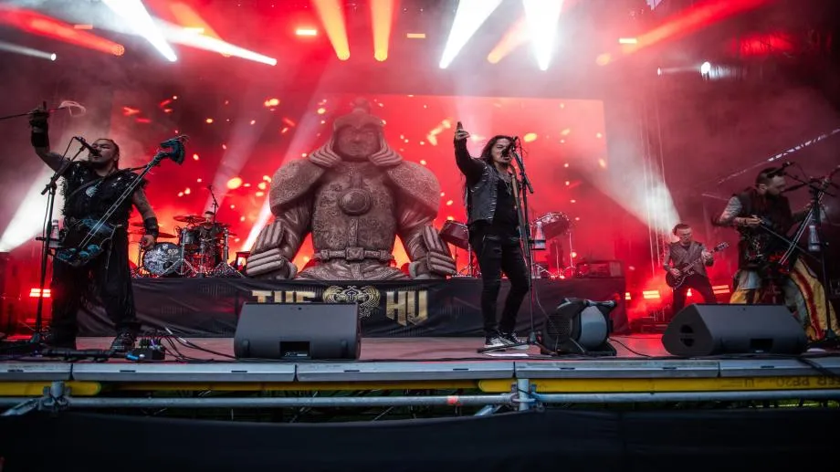 The HU събудиха монголския дух в София. Black Thunder удари Vidas Art Arena