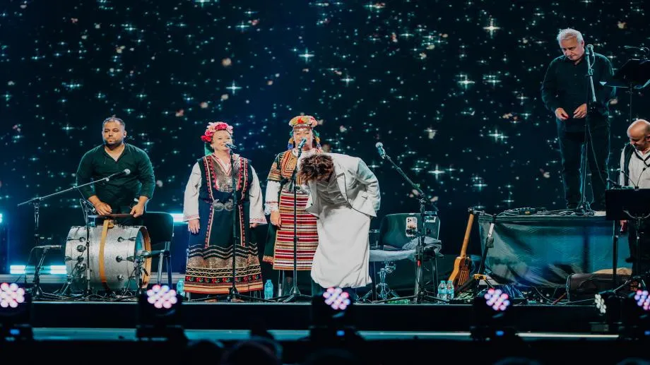 Нощ на музика, емоции и българския трибагреник с Горан Брегович и неговия Оркестър за сватби и погребения