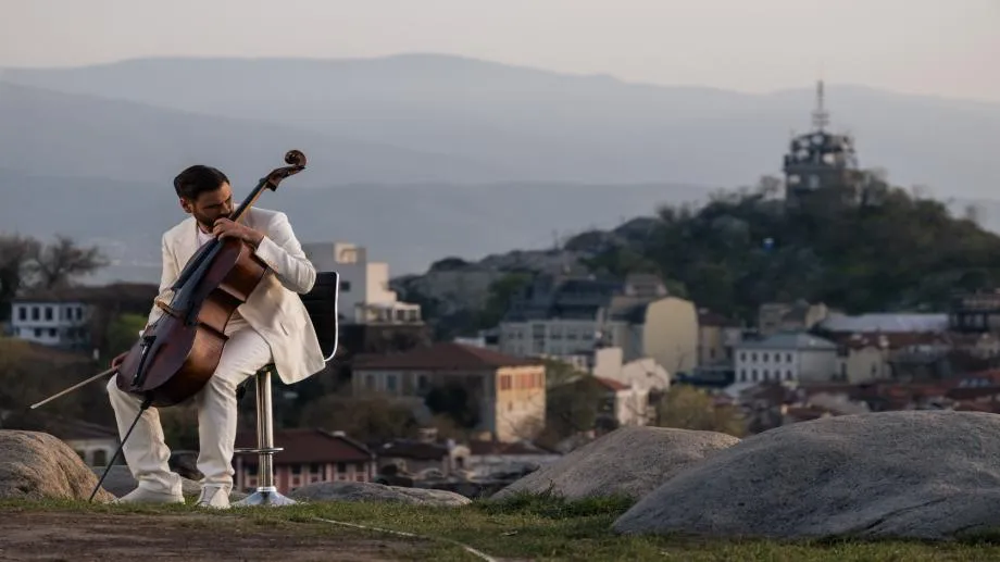 Hauser избра София за големия финал на тригодишното си световно турне