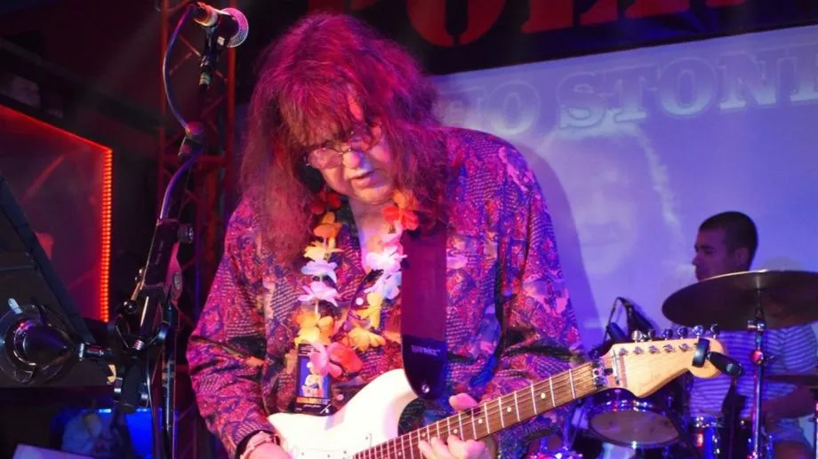 Почина знаменитият рок китарист Илия Караянев - Личо Стоунса