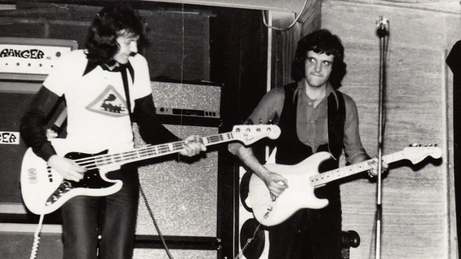 Памет и спомени за Личо Стоунса в Часа на Плешивото куче. И ЧРД на Ласло Фьолдеш (Хобо Блус бенд)