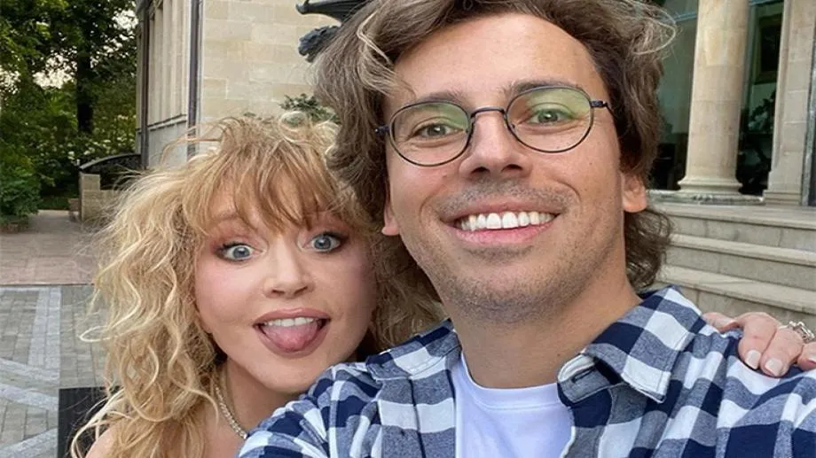 "Чуждестранният агент" Максим Галкин разпродаде първия си спектакъл у нас. Всичко за него в Часа на Плешивото куче и още: Собаки в Космосе и Баба Зула