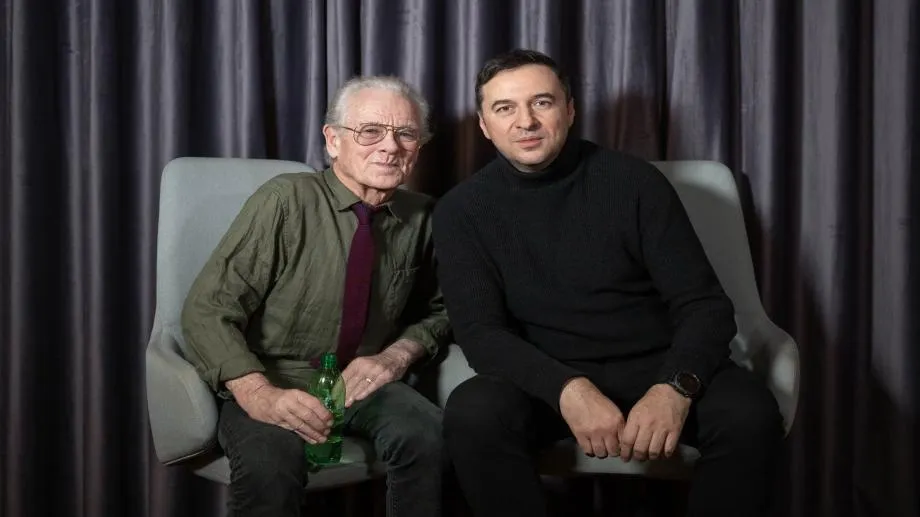 Leaves’ Eyes и Graham Bonnet в едър план по "Фрактура"