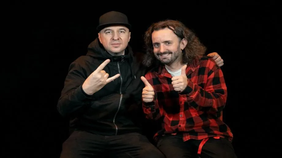 Chris Bowes (Alestorm) и Drowning Pool в едър план по "Фрактура"