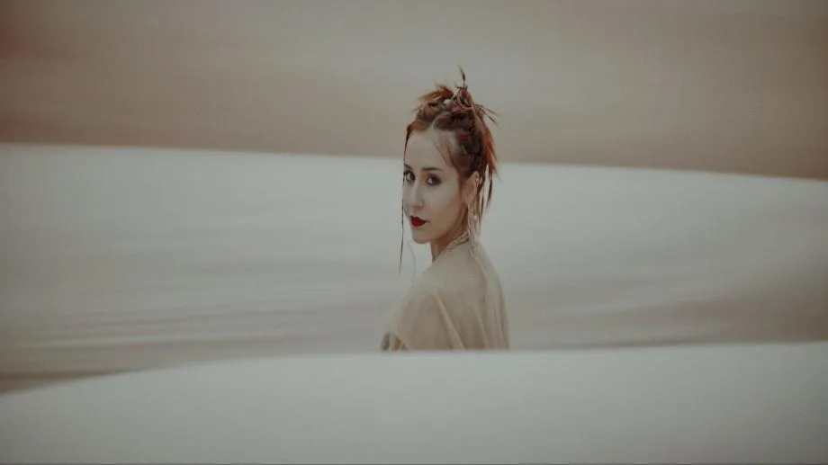 Хитовата Mona става на 22, празнува с концерт в Sofia Live Club